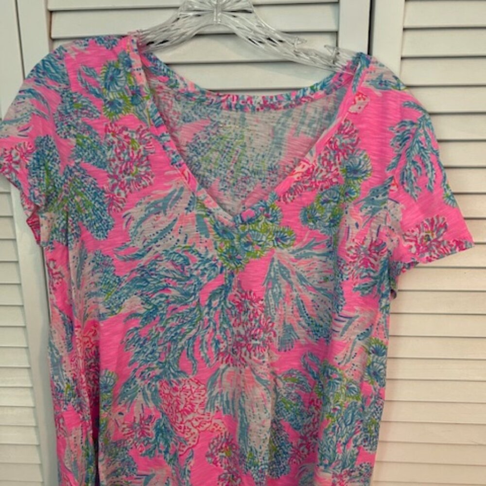 Lilly Pulitzer v-neck t